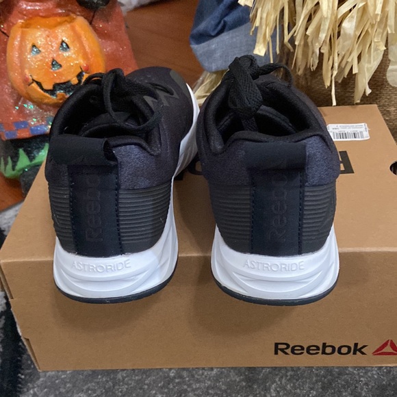 Reebok Astroride Sneakers - Picture 3 of 6